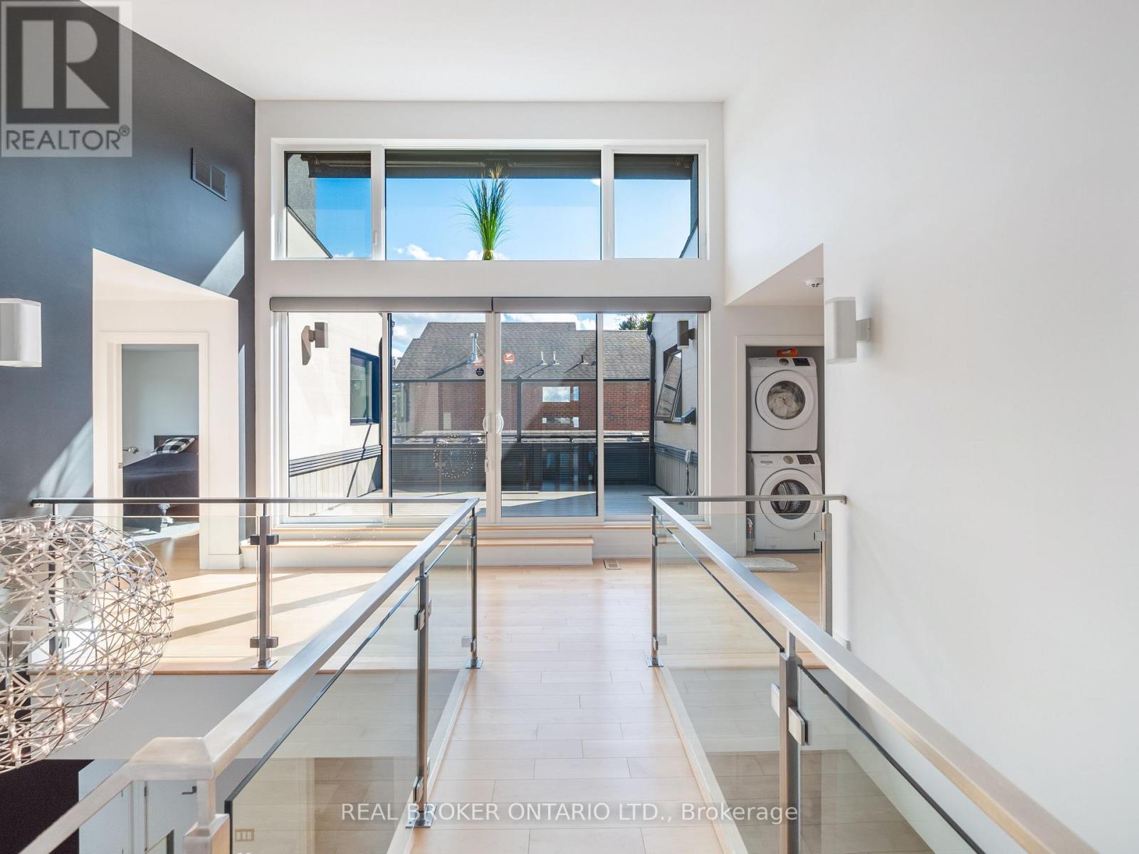 88 South Kingsway Way, Toronto, Ontario  M6S 3T3 - Photo 14 - W12677336