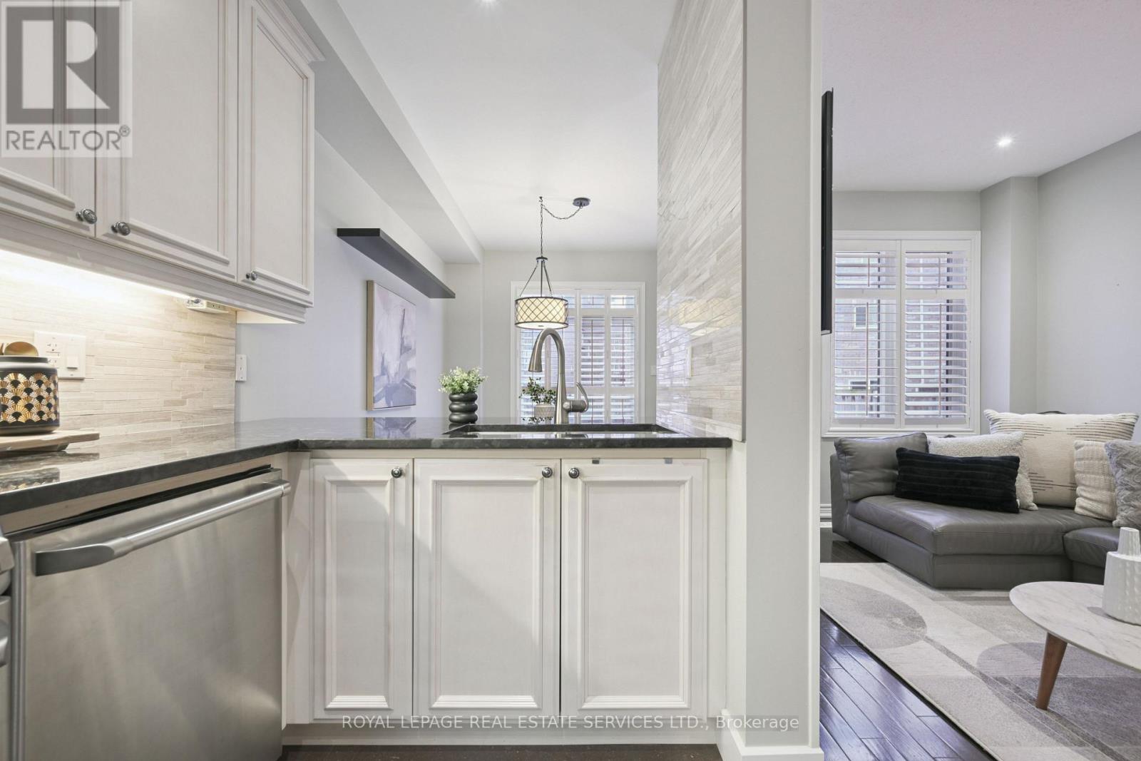 2057 Fiddlers Way, Oakville, Ontario  L6M 0M4 - Photo 18 - W12677374