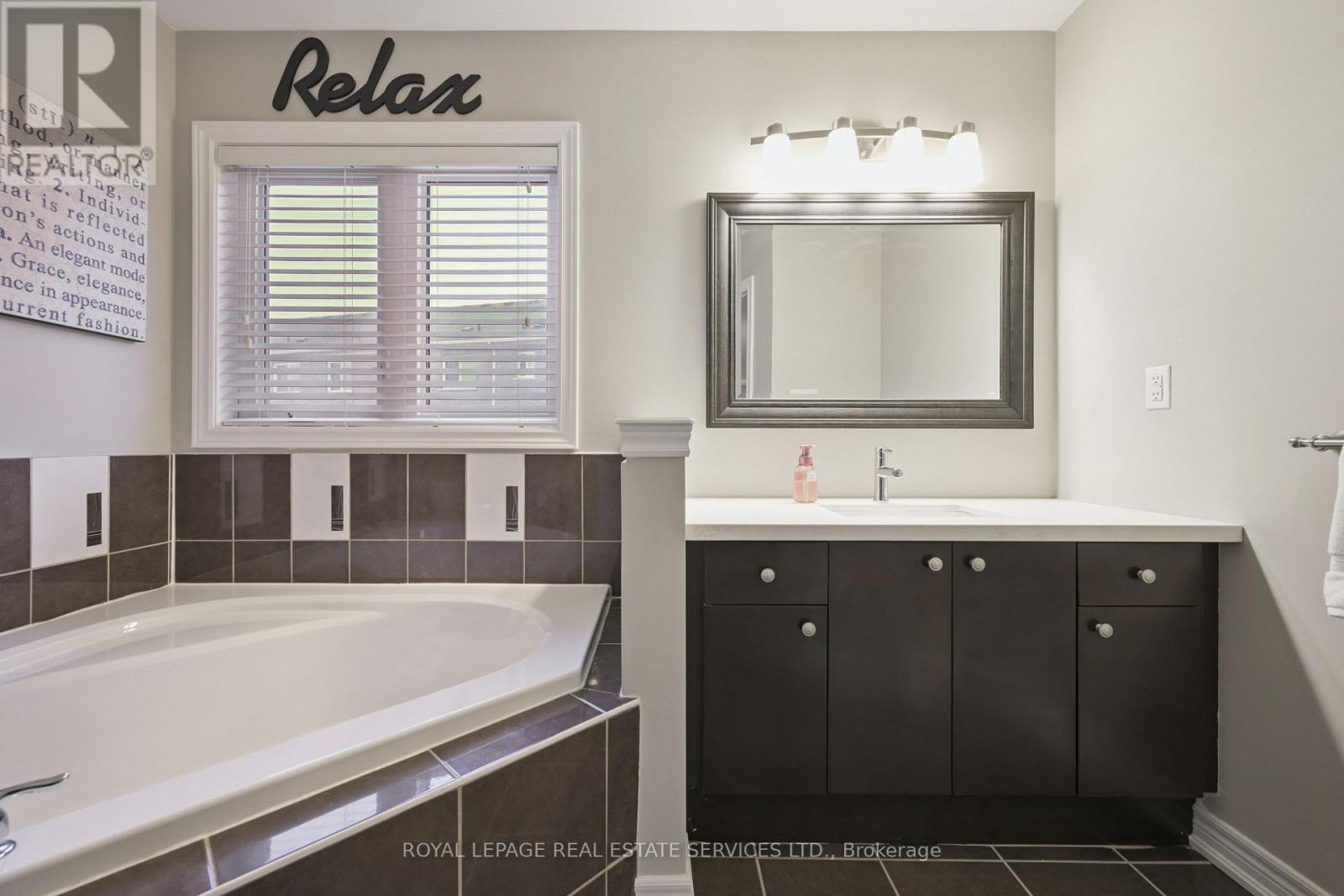 2057 Fiddlers Way, Oakville, Ontario  L6M 0M4 - Photo 23 - W12677374