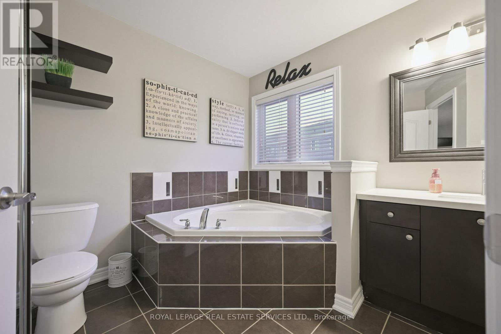 2057 Fiddlers Way, Oakville, Ontario  L6M 0M4 - Photo 24 - W12677374