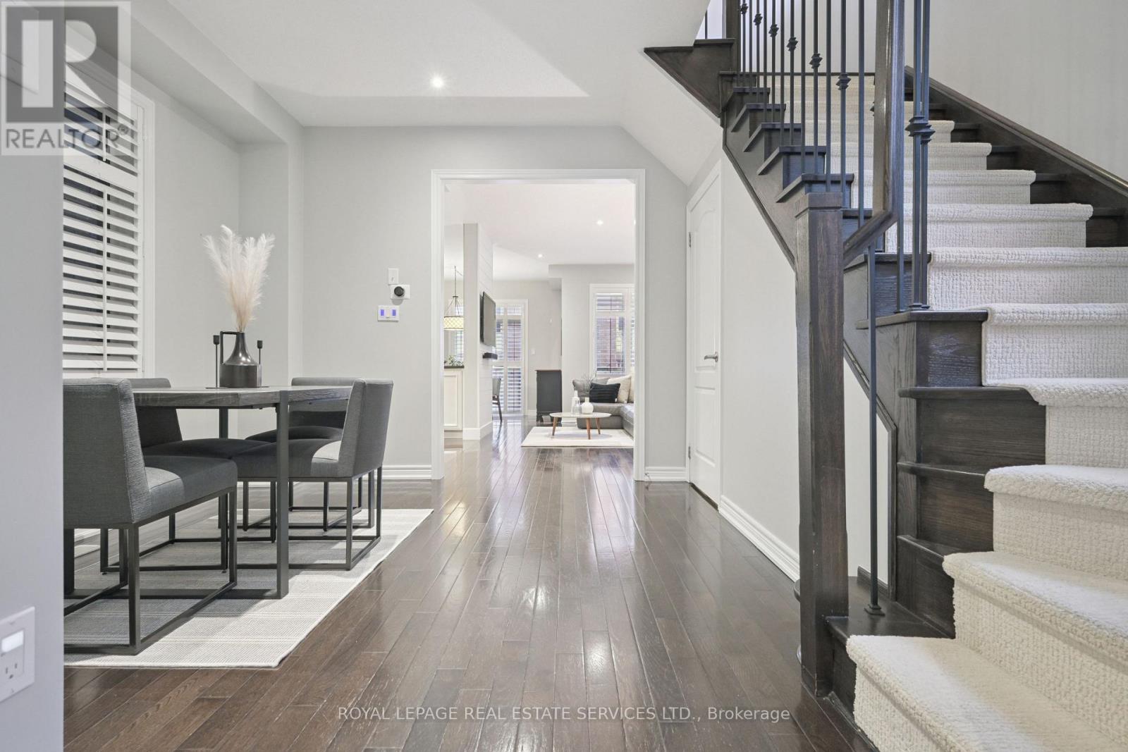 2057 Fiddlers Way, Oakville, Ontario  L6M 0M4 - Photo 6 - W12677374