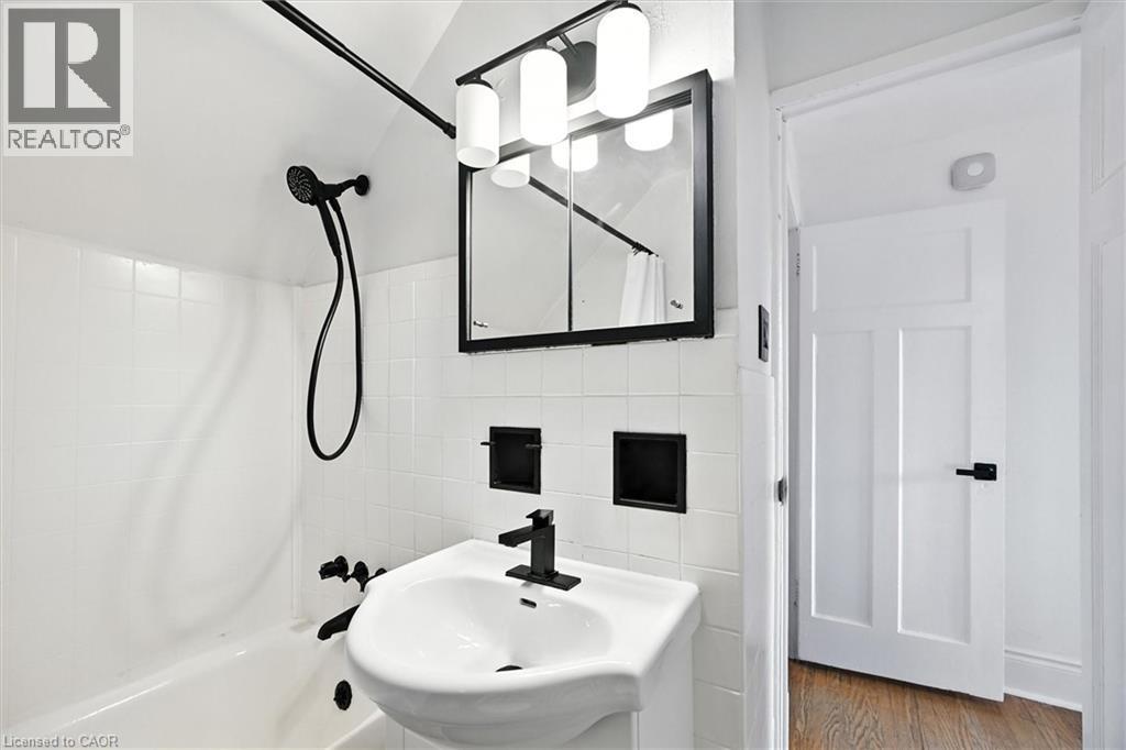 1047 Main Street E, Hamilton, Ontario  L8M 1N5 - Photo 48 - 40796810