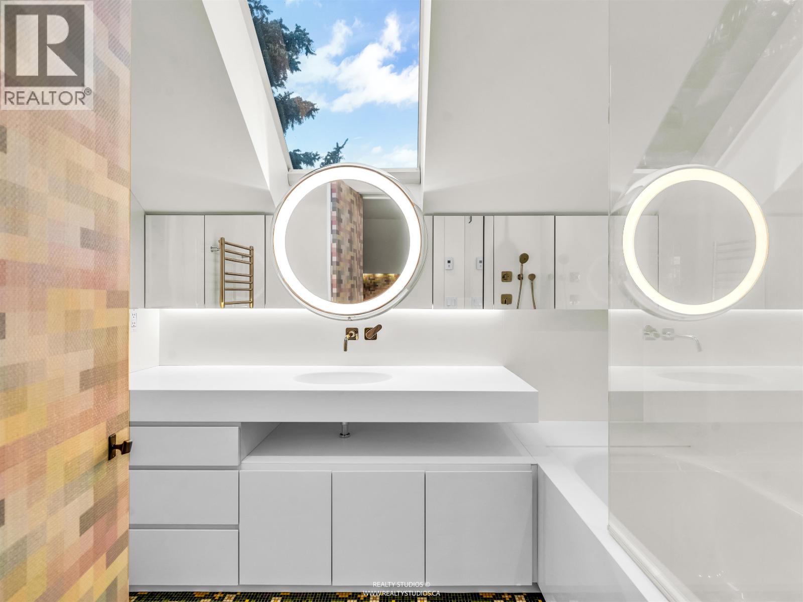 1747 Balaclava Street, Vancouver, British Columbia V6K 4B6 - Photo 13 - R3076672