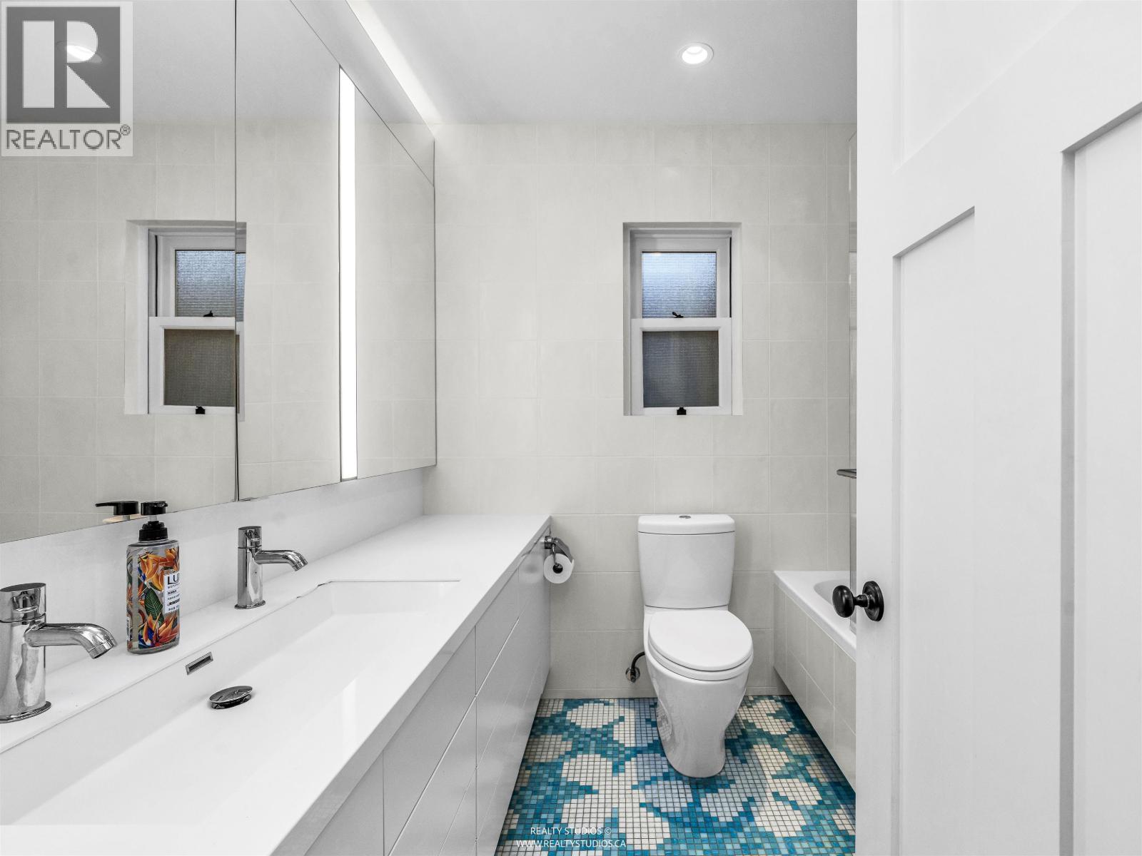 1747 Balaclava Street, Vancouver, British Columbia V6K 4B6 - Photo 17 - R3076672