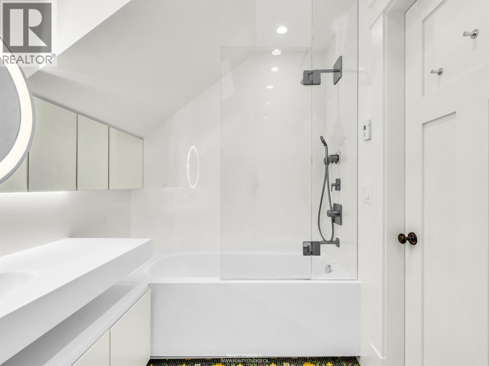 1747 Balaclava Street, Vancouver, British Columbia V6K 4B6 - Photo 14 - R3076672