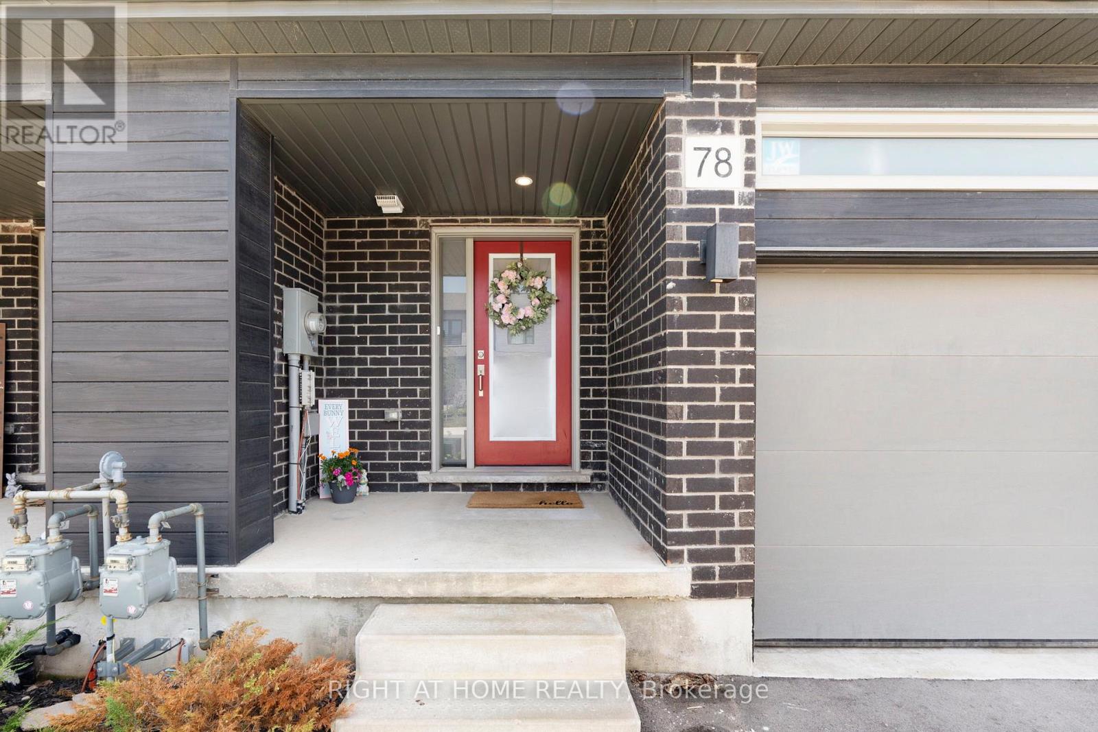 78 Pony Way, Kitchener, Ontario  N2R 0R8 - Photo 3 - X12677236