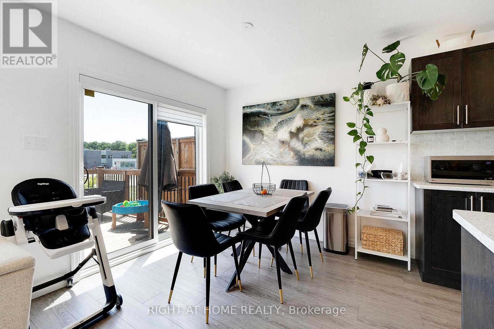 78 Pony Way, Kitchener, Ontario  N2R 0R8 - Photo 7 - X12677236