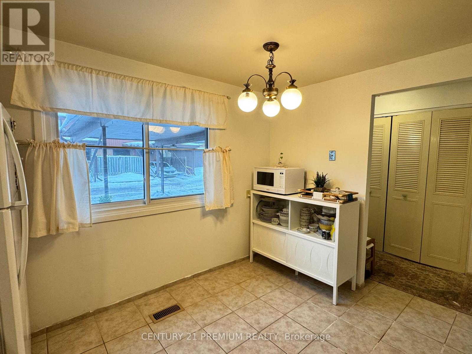 3 - 23 Flint Drive, Kitchener, Ontario  N2E 1S8 - Photo 11 - X12677328