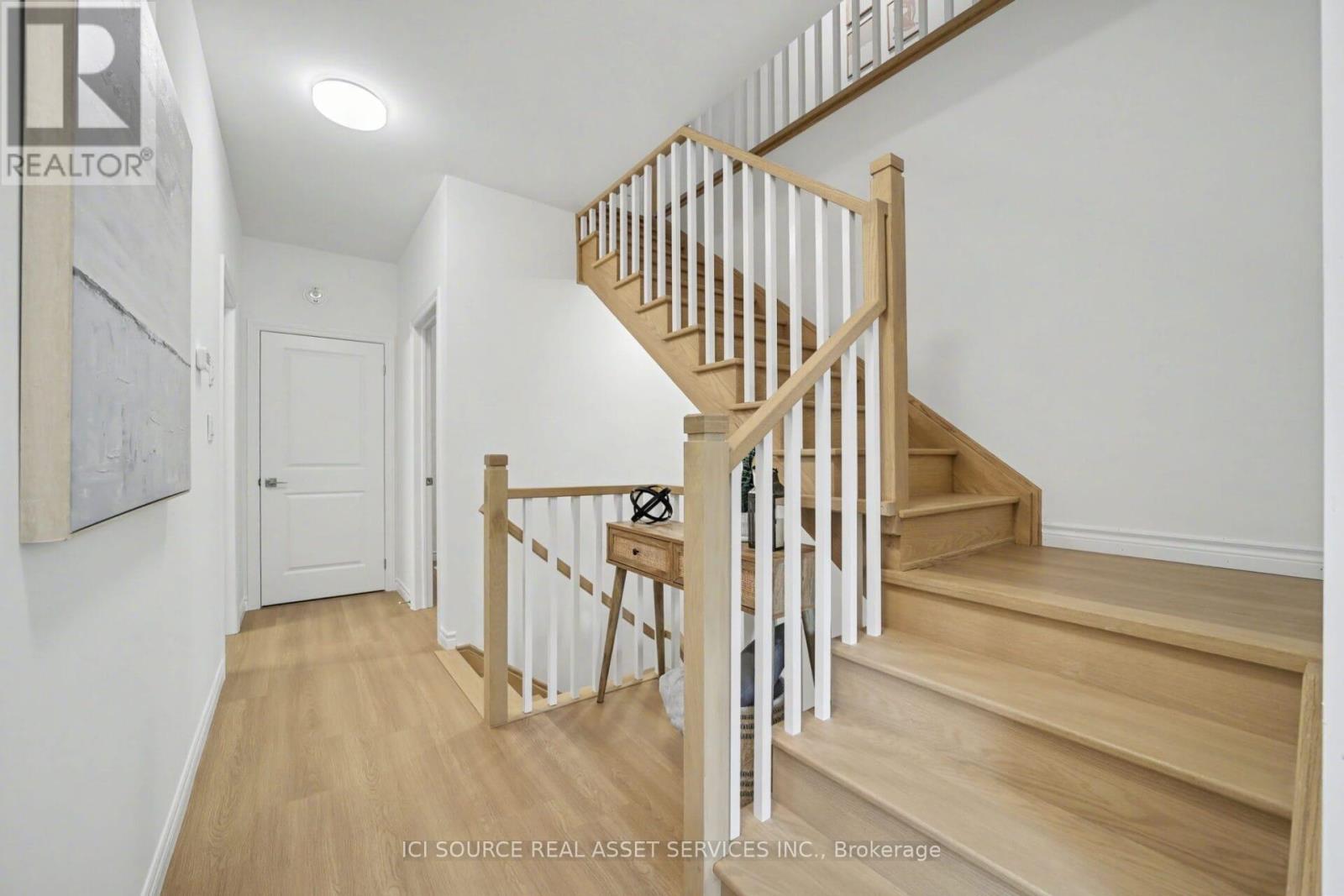 10 - 2 Slessor Boulevard, Grimsby, Ontario  L3M 5J4 - Photo 10 - X12677338