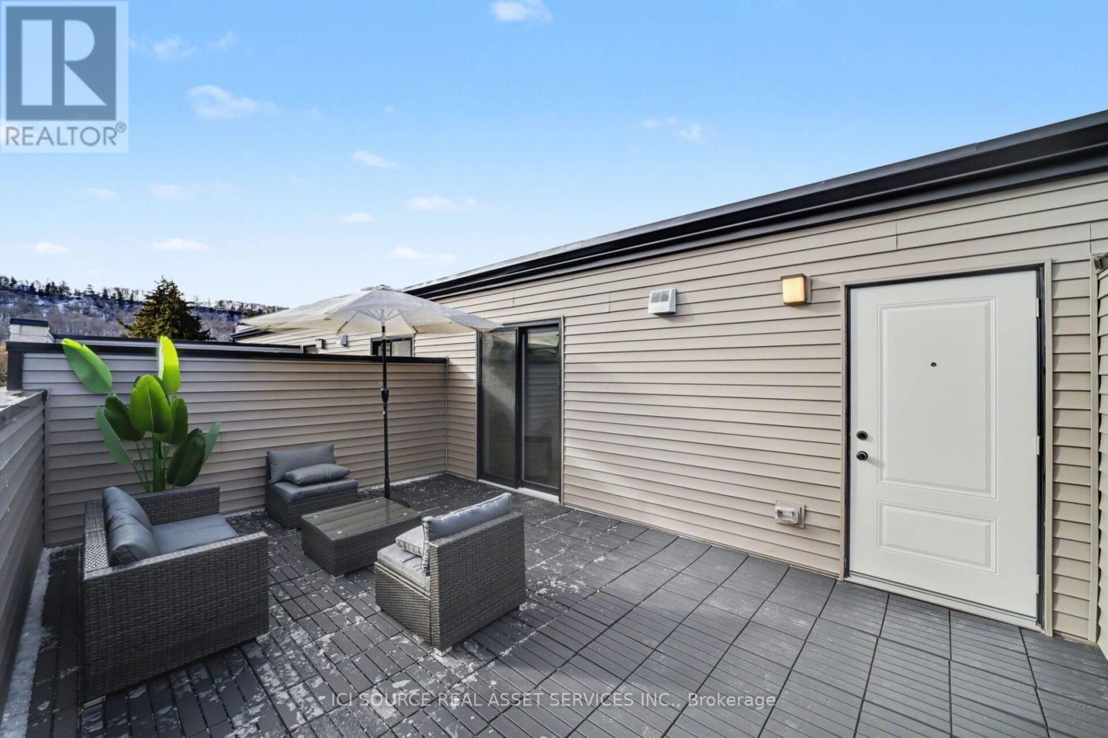 10 - 2 Slessor Boulevard, Grimsby, Ontario  L3M 5J4 - Photo 17 - X12677338