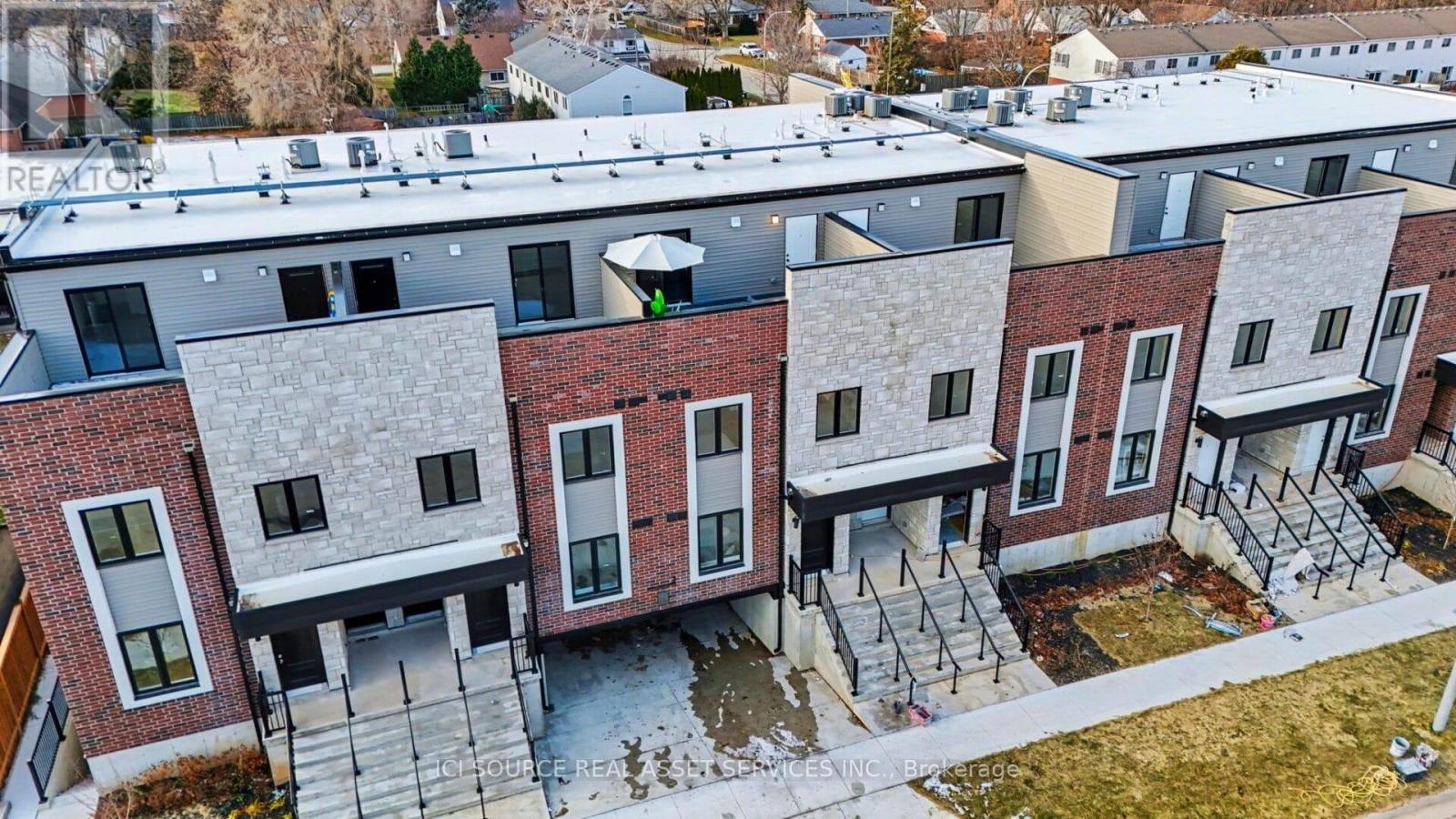 10 - 2 Slessor Boulevard, Grimsby, Ontario  L3M 5J4 - Photo 19 - X12677338