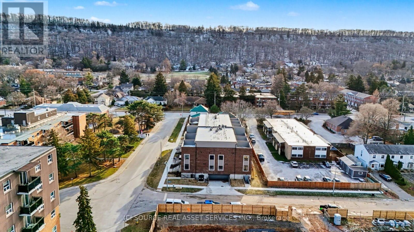 10 - 2 Slessor Boulevard, Grimsby, Ontario  L3M 5J4 - Photo 20 - X12677338