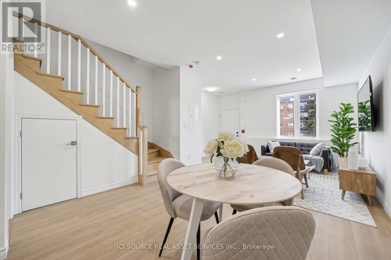 10 - 2 Slessor Boulevard, Grimsby, Ontario  L3M 5J4 - Photo 3 - X12677338