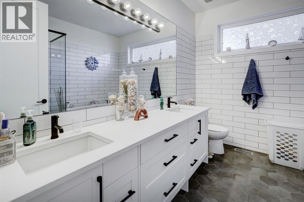 198 Bayview Circle Sw, Airdrie, Alberta  T4B 5A7 - Photo 19 - A2277148