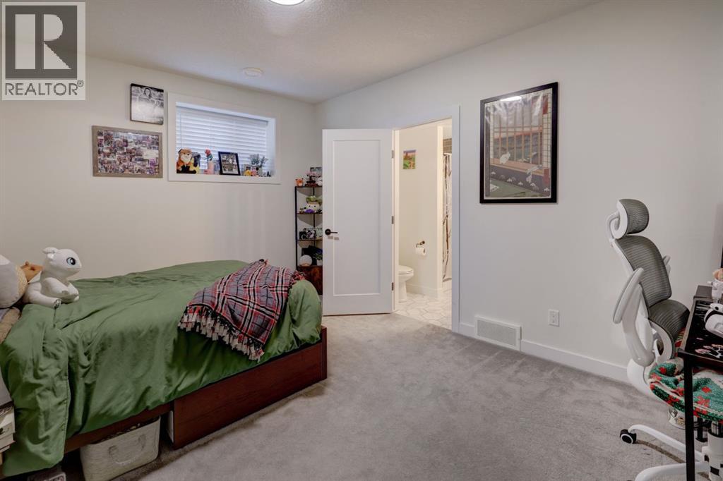 198 Bayview Circle Sw, Airdrie, Alberta  T4B 5A7 - Photo 32 - A2277148