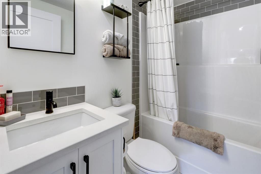 198 Bayview Circle Sw, Airdrie, Alberta  T4B 5A7 - Photo 36 - A2277148