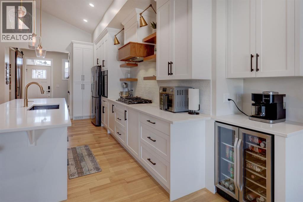 198 Bayview Circle Sw, Airdrie, Alberta  T4B 5A7 - Photo 9 - A2277148