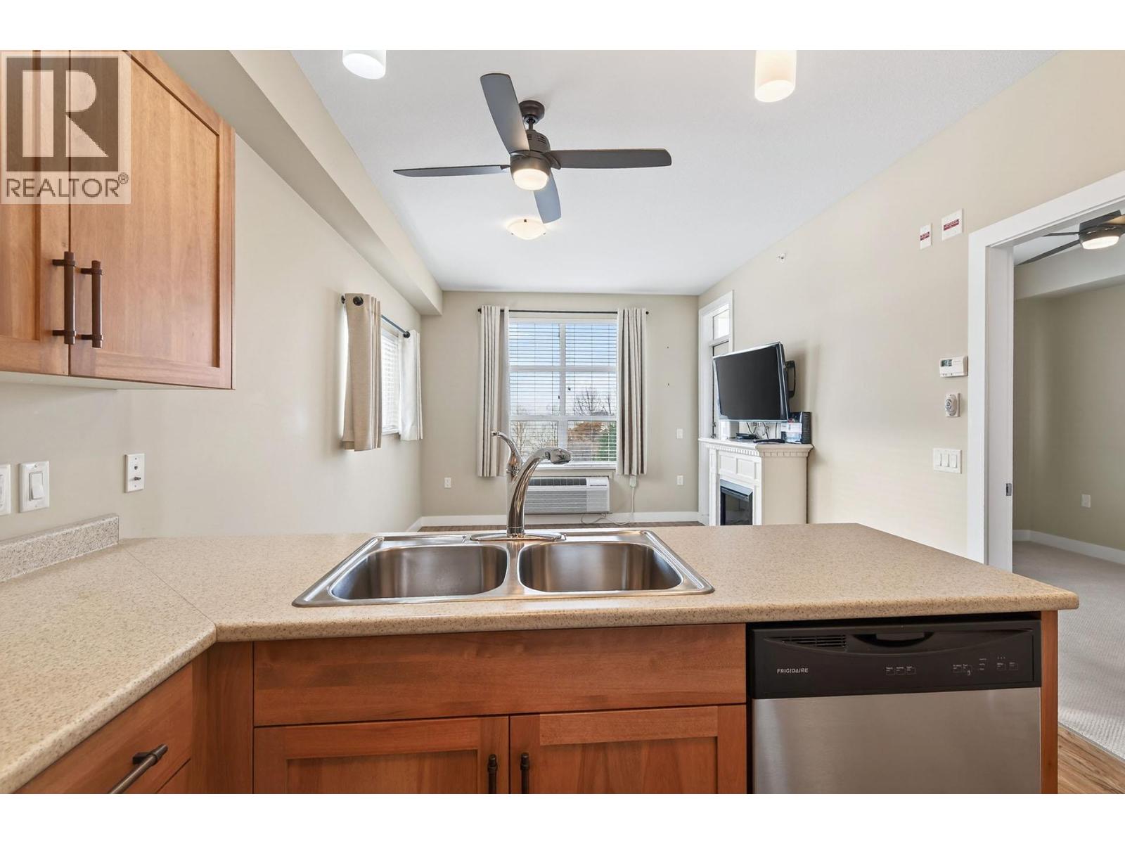 755 Mayfair Street Unit# 424, Kamloops, British Columbia  V2B 5L7 - Photo 6 - 10370418