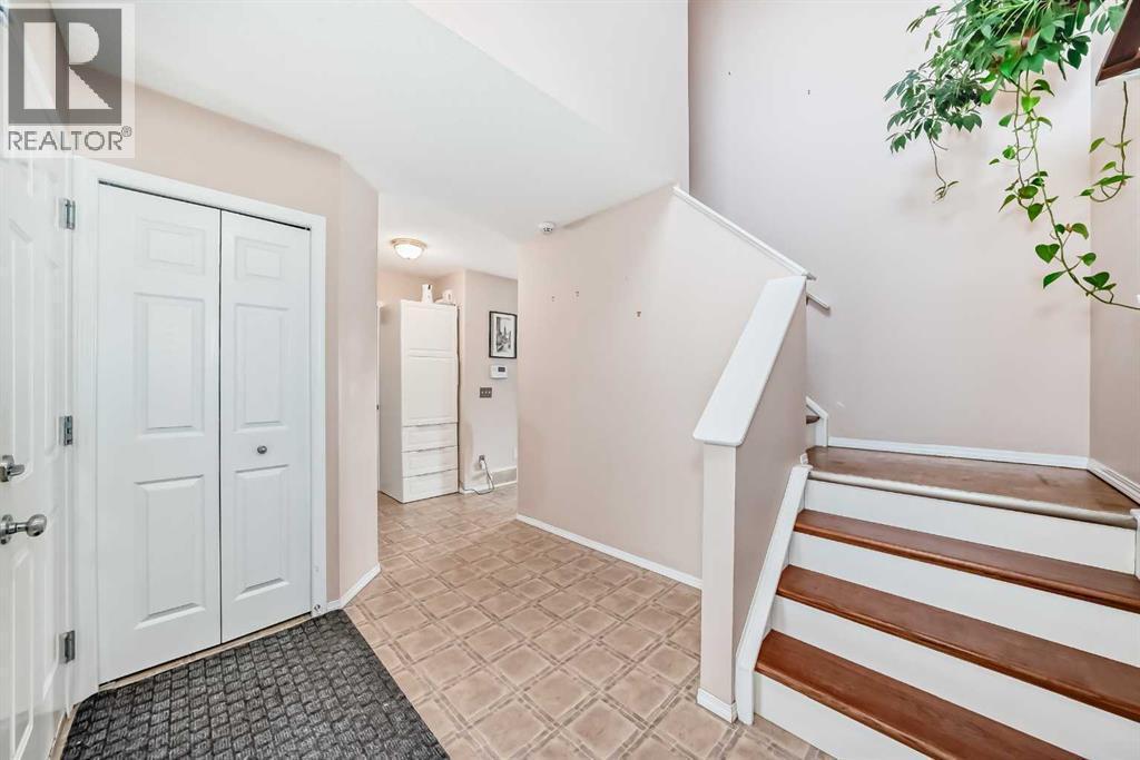 238 Bridleridge Way Sw, Calgary, Alberta  T2Y 4M6 - Photo 5 - A2266444