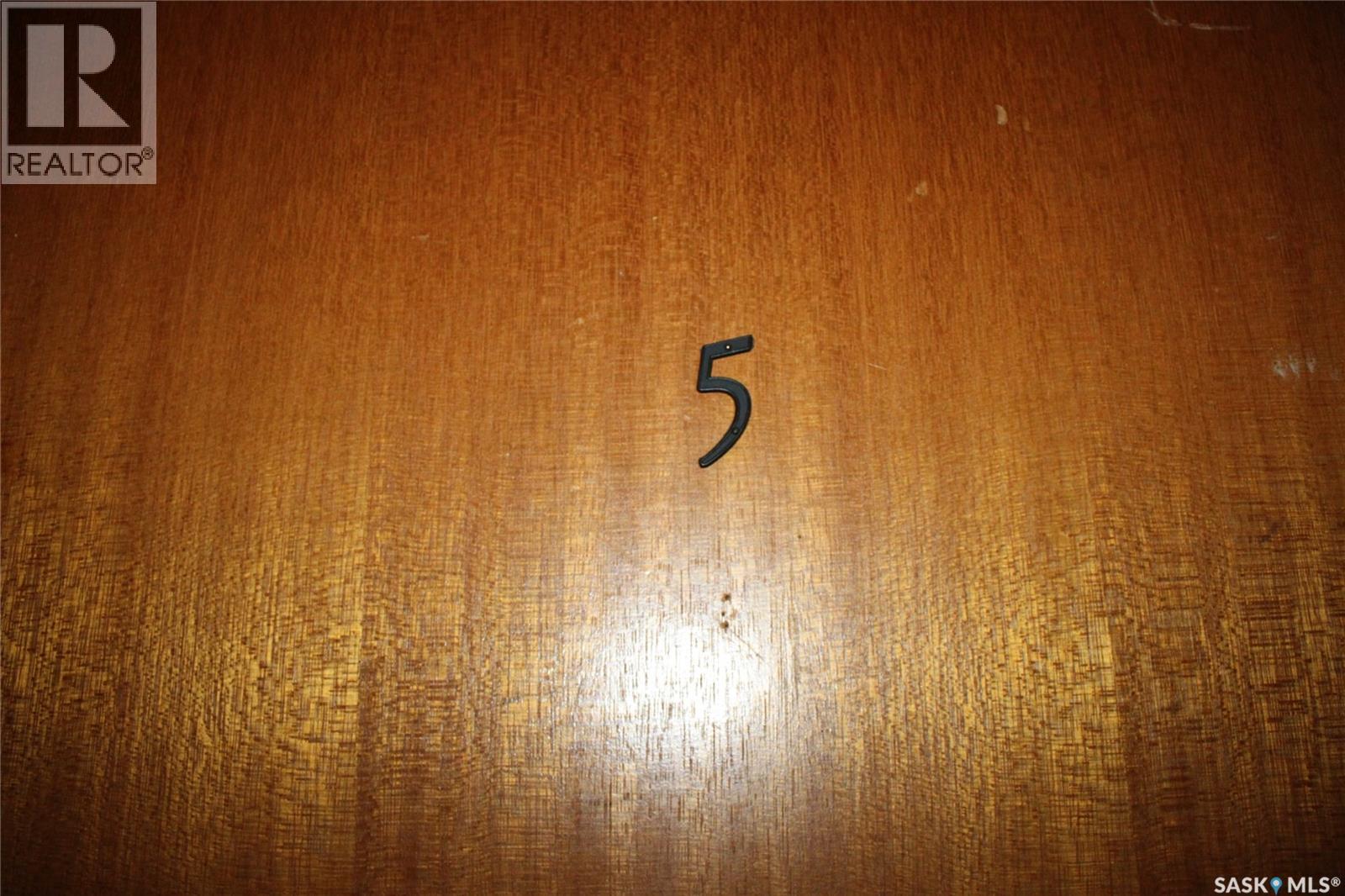 5 2620 5th Avenue N, Regina, Saskatchewan  S4R 5E5 - Photo 3 - SK026381