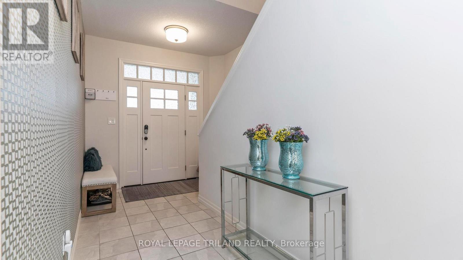 8 Charter Creek Court, St. Thomas, Ontario  N5R 0L2 - Photo 4 - X12677532