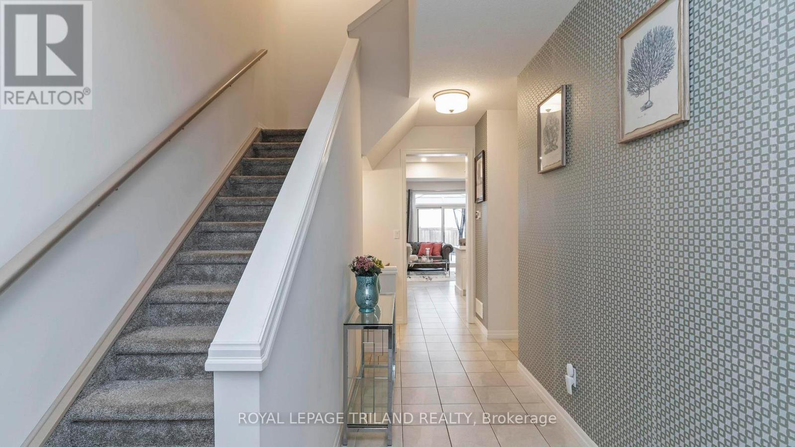 8 Charter Creek Court, St. Thomas, Ontario  N5R 0L2 - Photo 5 - X12677532