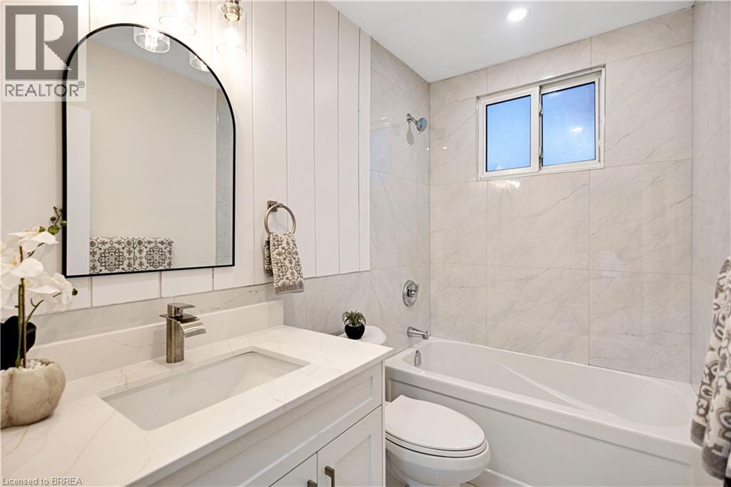 269 East 28th Street, Hamilton, Ontario  L8V 3J2 - Photo 13 - 40797115