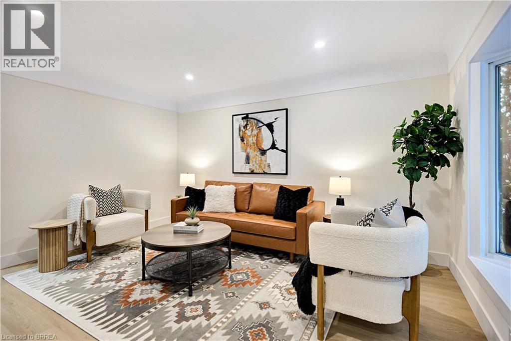 269 East 28th Street, Hamilton, Ontario  L8V 3J2 - Photo 4 - 40797115