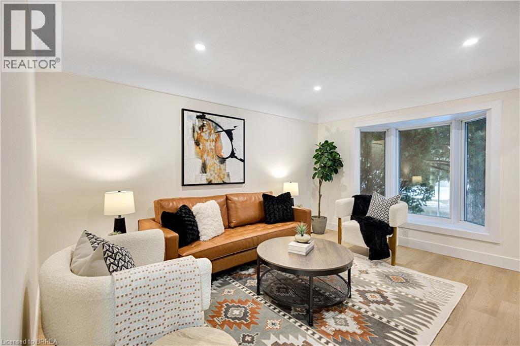 269 East 28th Street, Hamilton, Ontario  L8V 3J2 - Photo 5 - 40797115