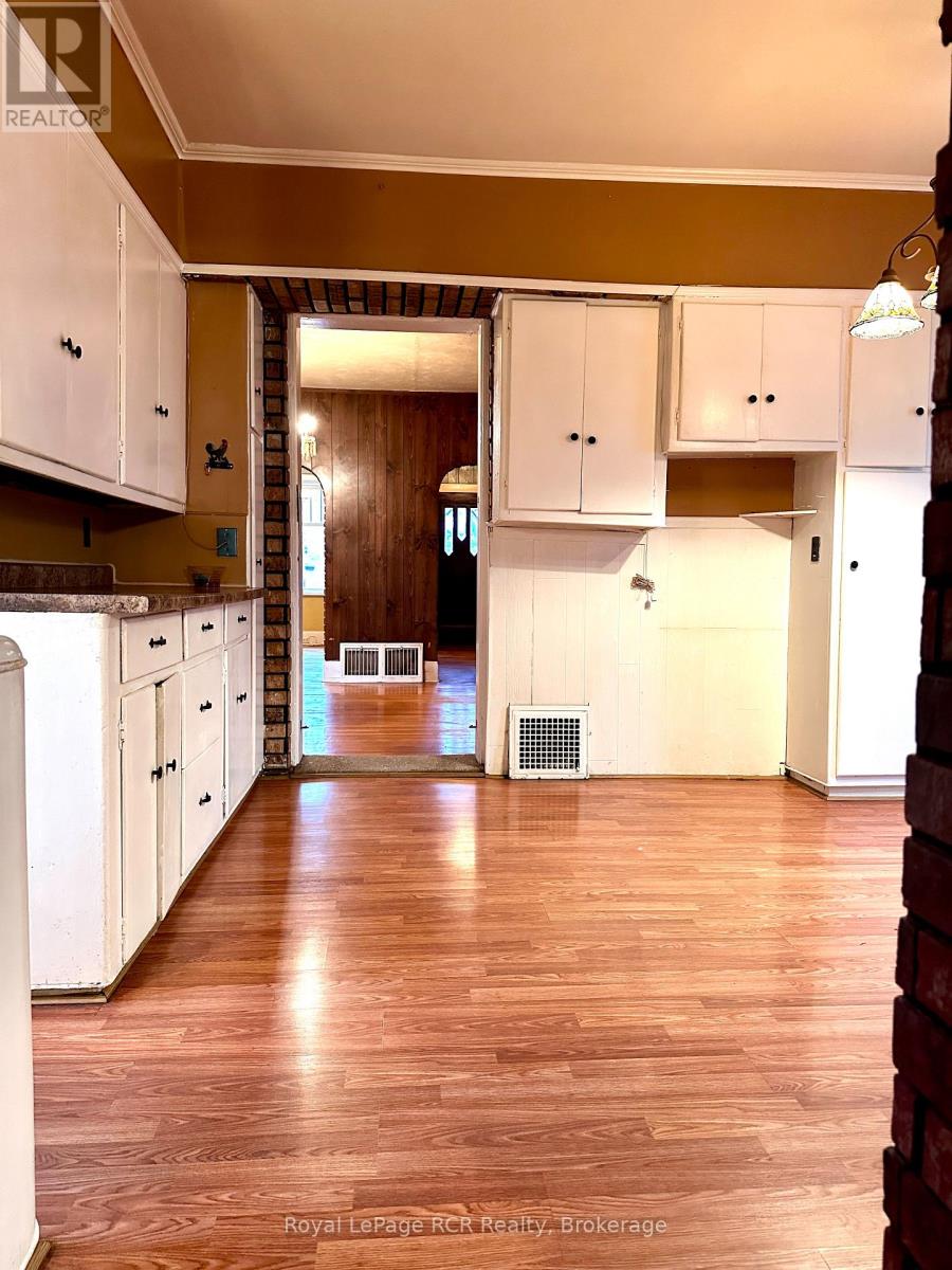 462 12th Street, Hanover, Ontario  N4N 1V9 - Photo 17 - X12578388