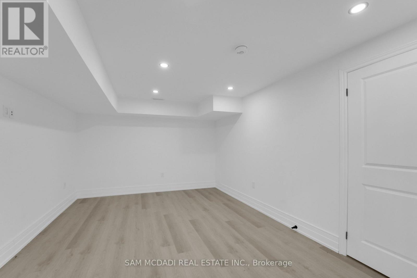 468 Saville Crescent, Oakville, Ontario  L6L 3V1 - Photo 38 - W12652076