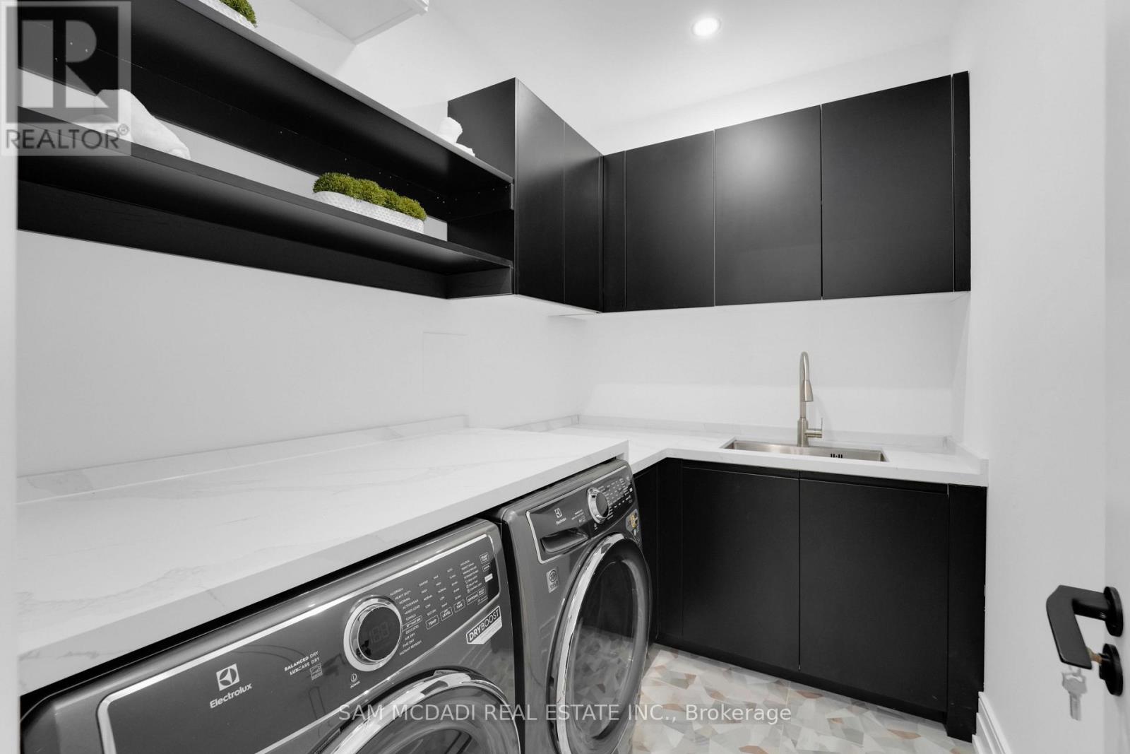 468 Saville Crescent, Oakville, Ontario  L6L 3V1 - Photo 33 - W12652076