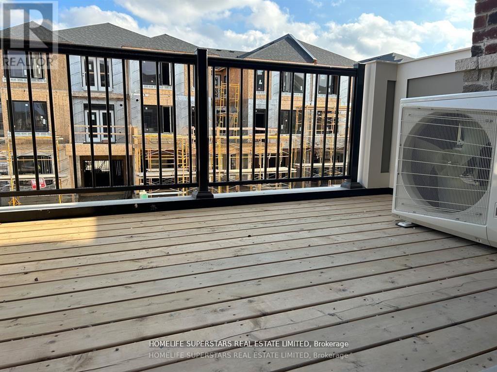 44 Melmar Street, Brampton, Ontario  L7A 5K6 - Photo 7 - W12676716