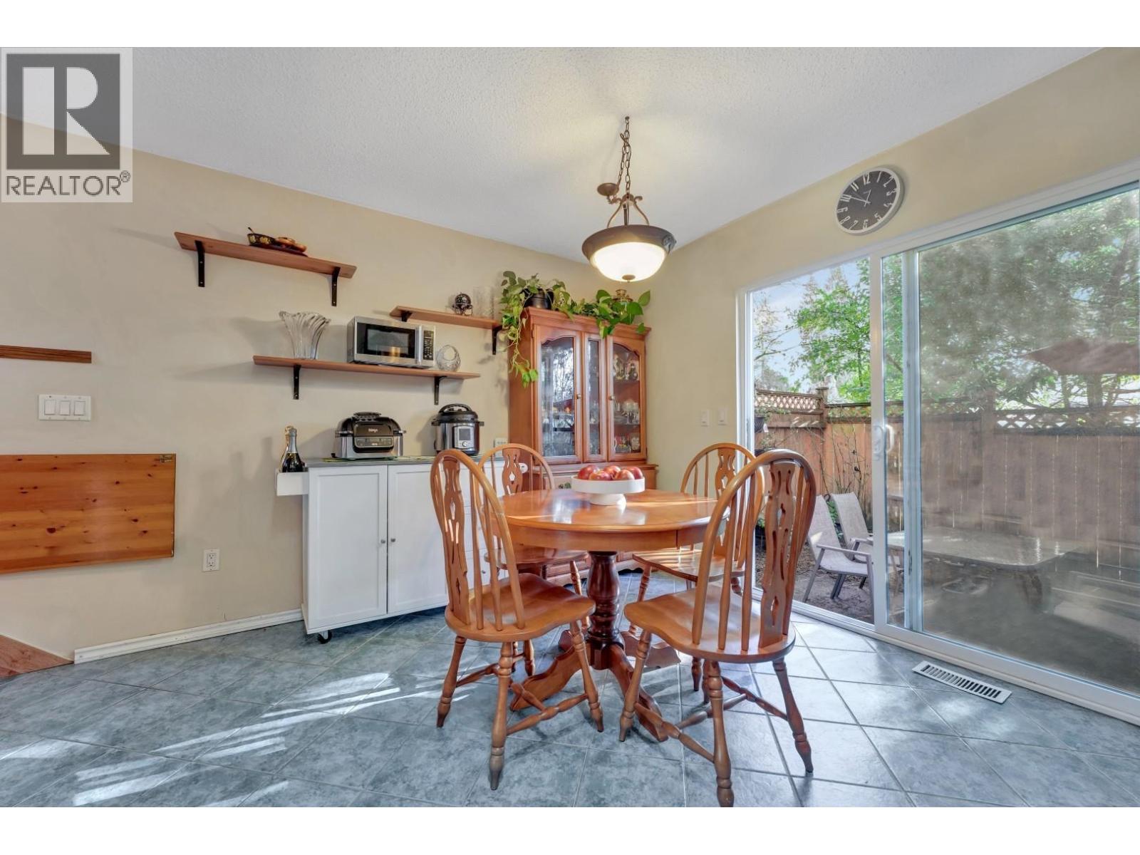 202 Balmoral Place, Port Moody, British Columbia  V3H 4B9 - Photo 6 - R3077425