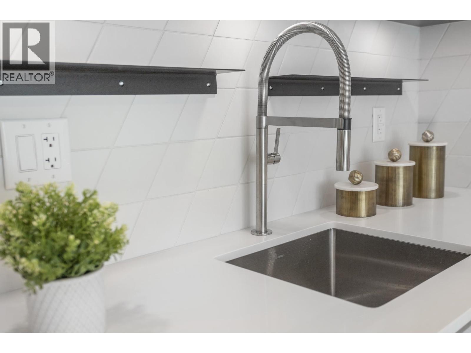 206 3264 Vanness Avenue, Vancouver, British Columbia  V5R 0L5 - Photo 8 - R3077445