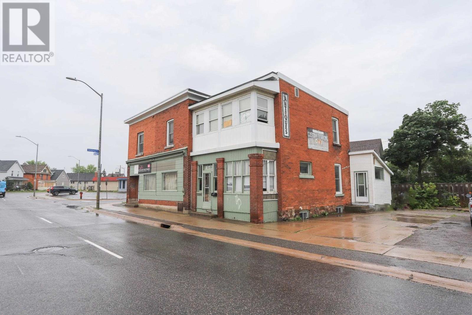 346 Bruce St, Sault Ste. Marie, Ontario  P6B 1P7 - Photo 1 - SM252714