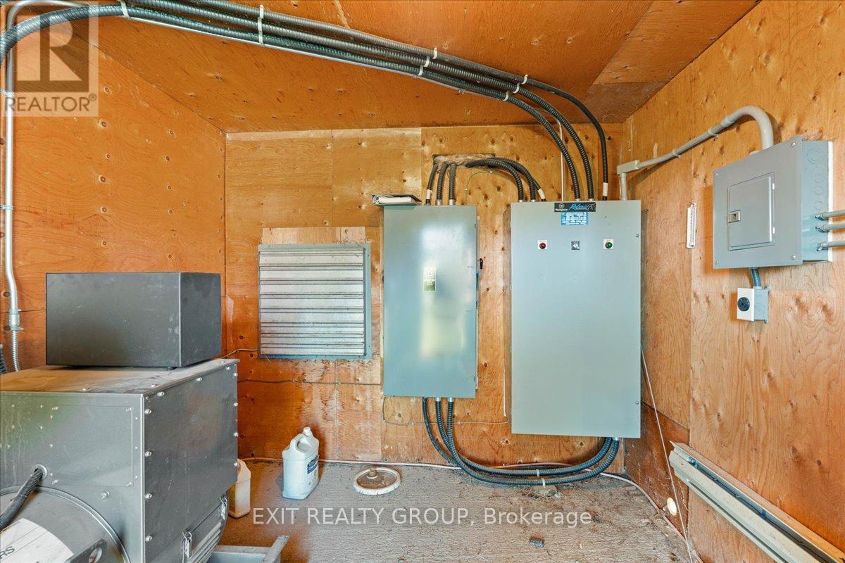 2421 County Rd 3, Prince Edward County, Ontario  K0K 1L0 - Photo 17 - X12677596