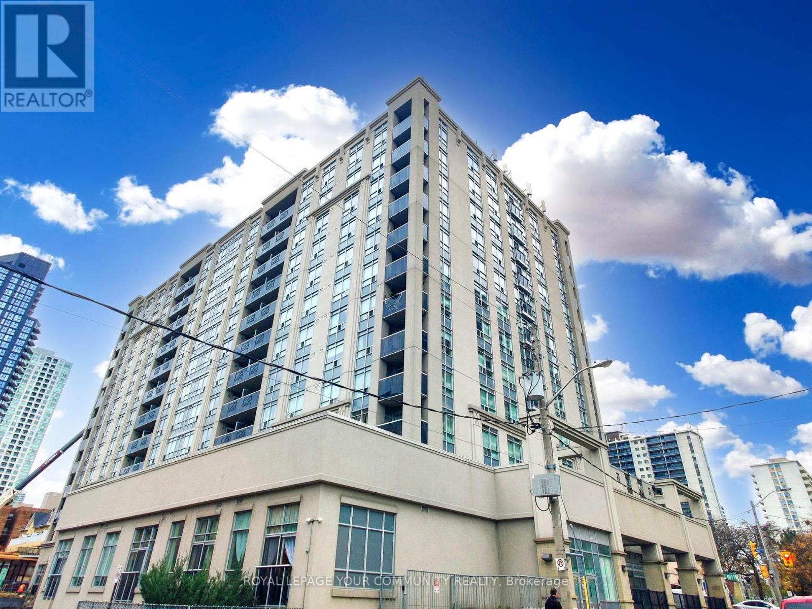 701 - 225 WELLESLEY STREET, Toronto, Ontario