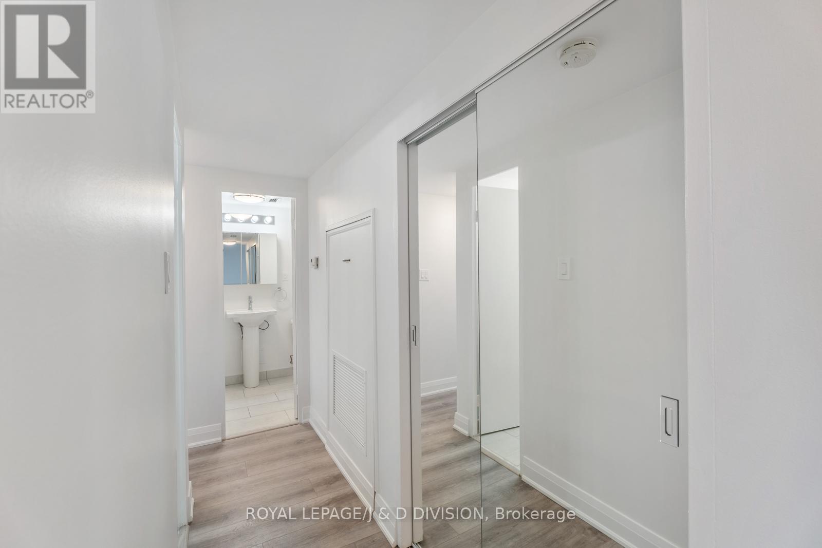 1006 - 484 Avenue Road, Toronto, Ontario  M4V 2J5 - Photo 13 - C12677584