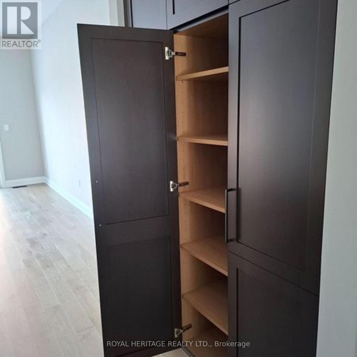 8 St Augustine Drive, Whitby, Ontario  L1M 0L7 - Photo 10 - E12677480