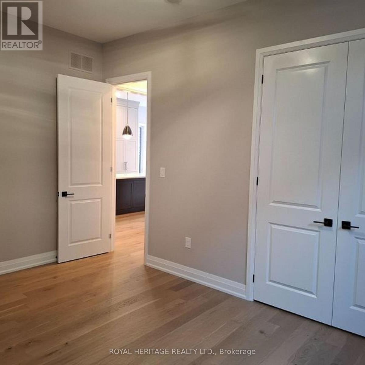 8 St Augustine Drive, Whitby, Ontario  L1M 0L7 - Photo 15 - E12677480