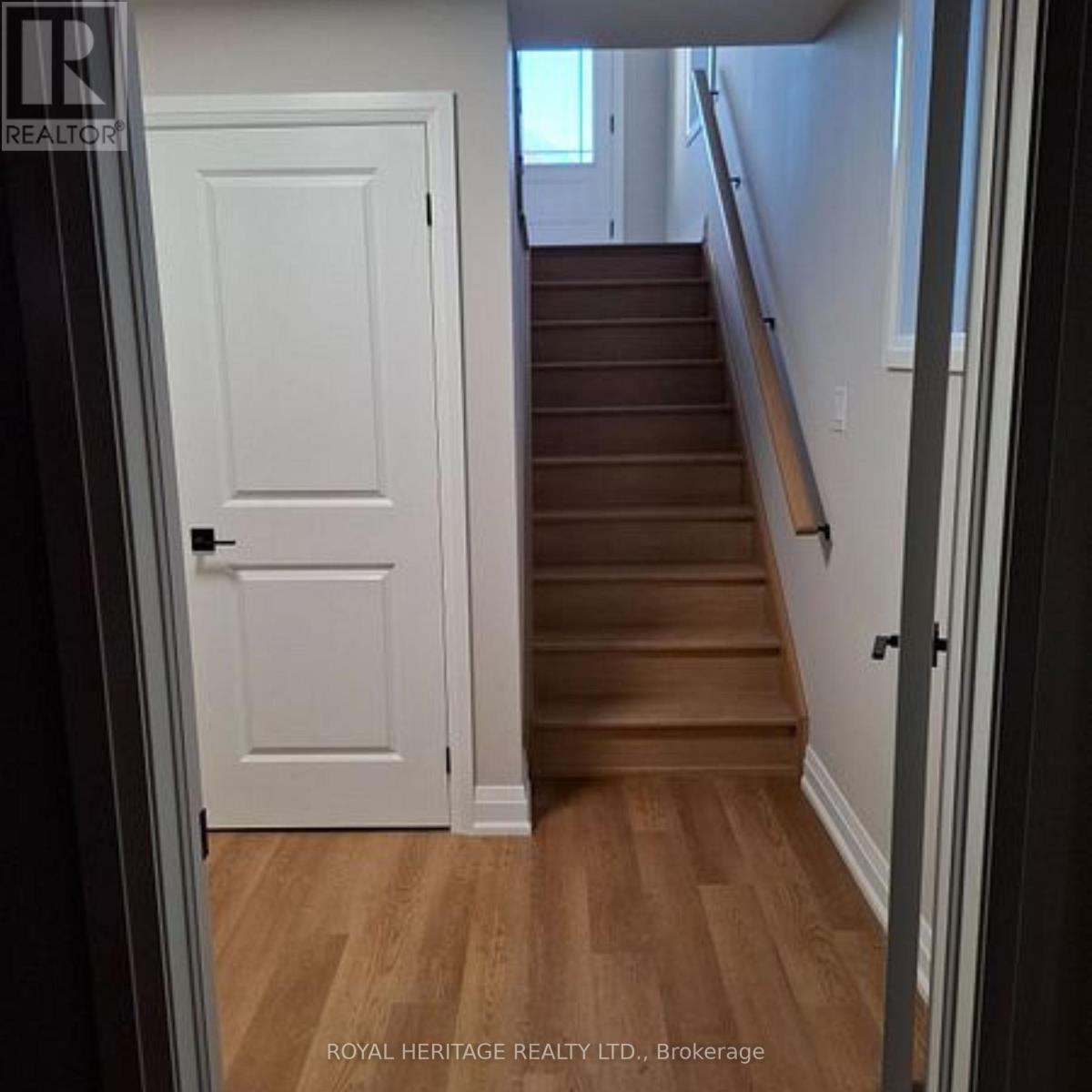 8 St Augustine Drive, Whitby, Ontario  L1M 0L7 - Photo 20 - E12677480