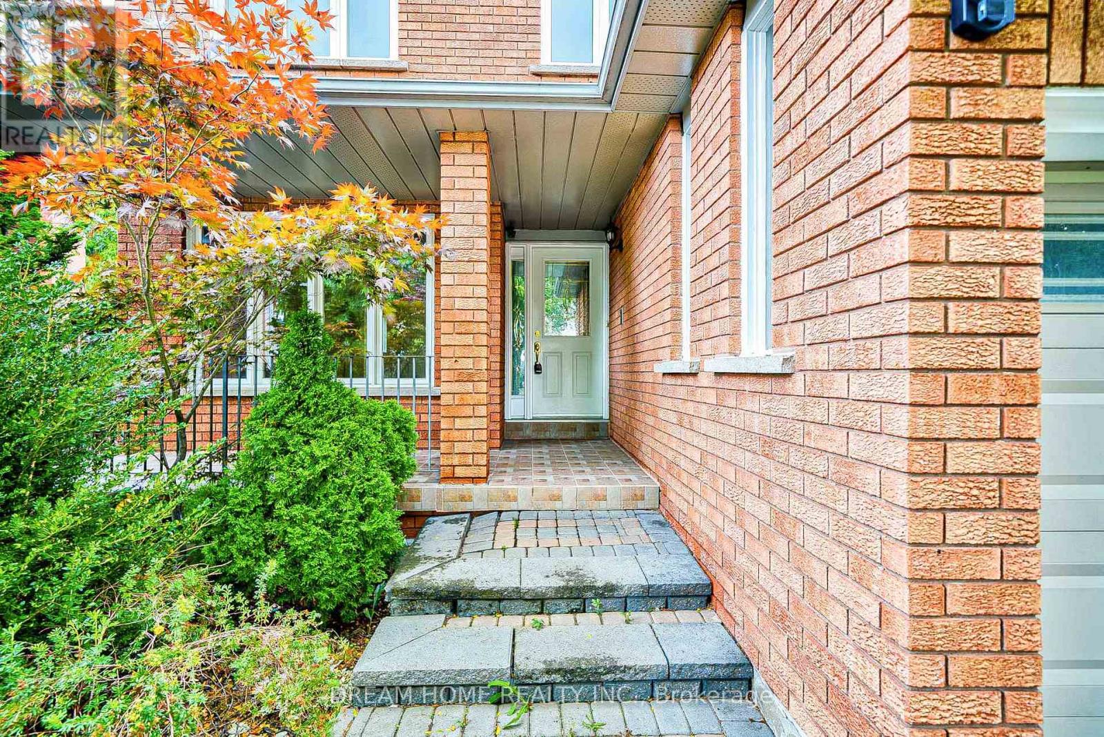 24 Muster Court, Markham, Ontario  L3R 9G4 - Photo 2 - N12677506