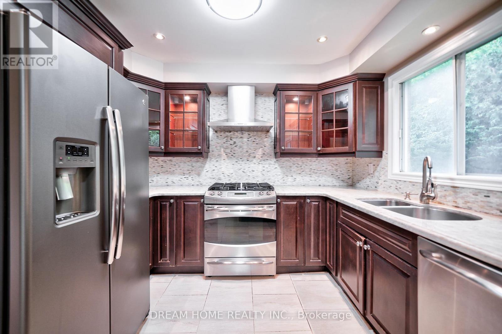 24 Muster Court, Markham, Ontario  L3R 9G4 - Photo 7 - N12677506