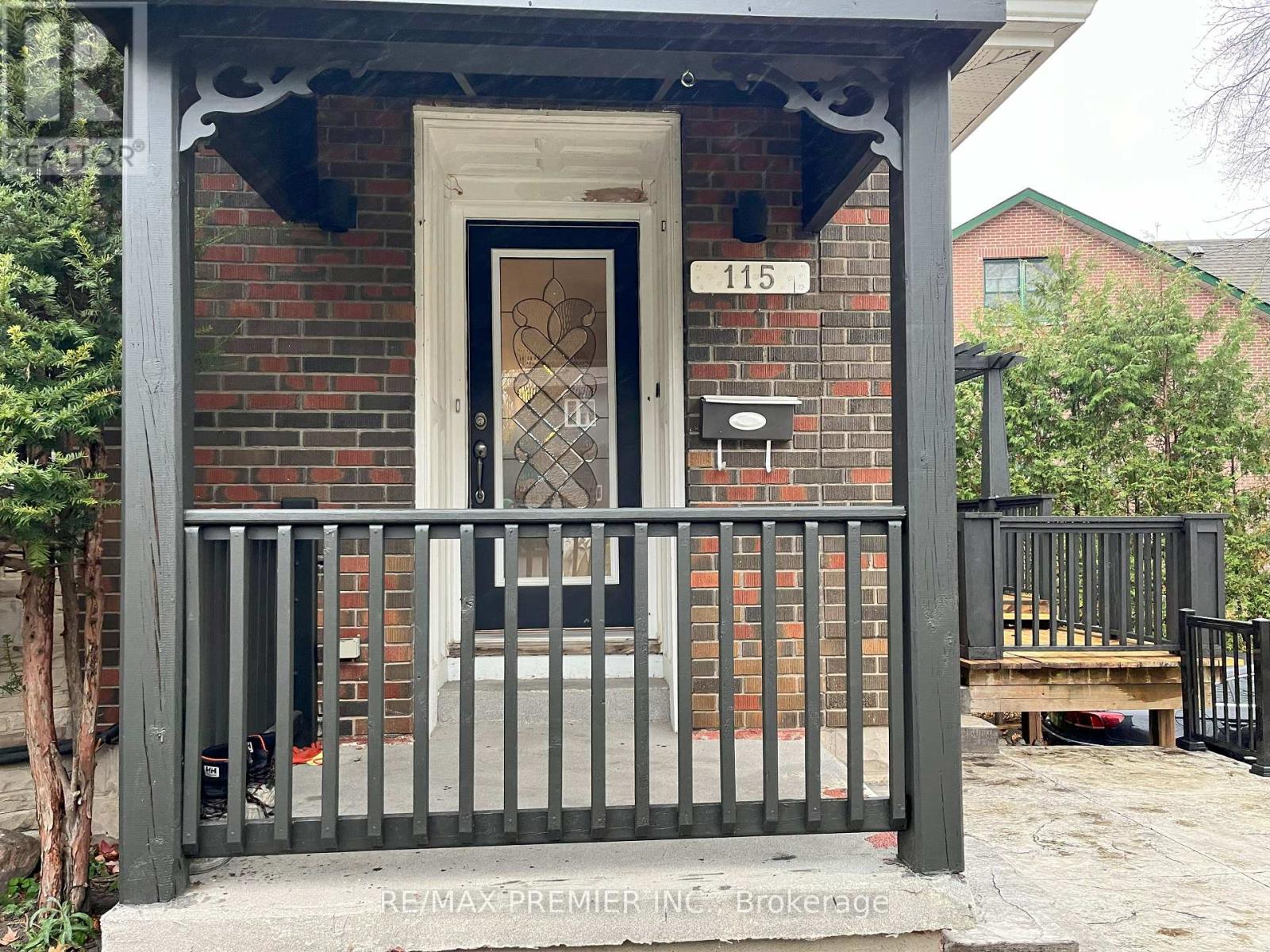 115 Raglan Street, Newmarket, Ontario  L3Y 4B2 - Photo 2 - N12677534