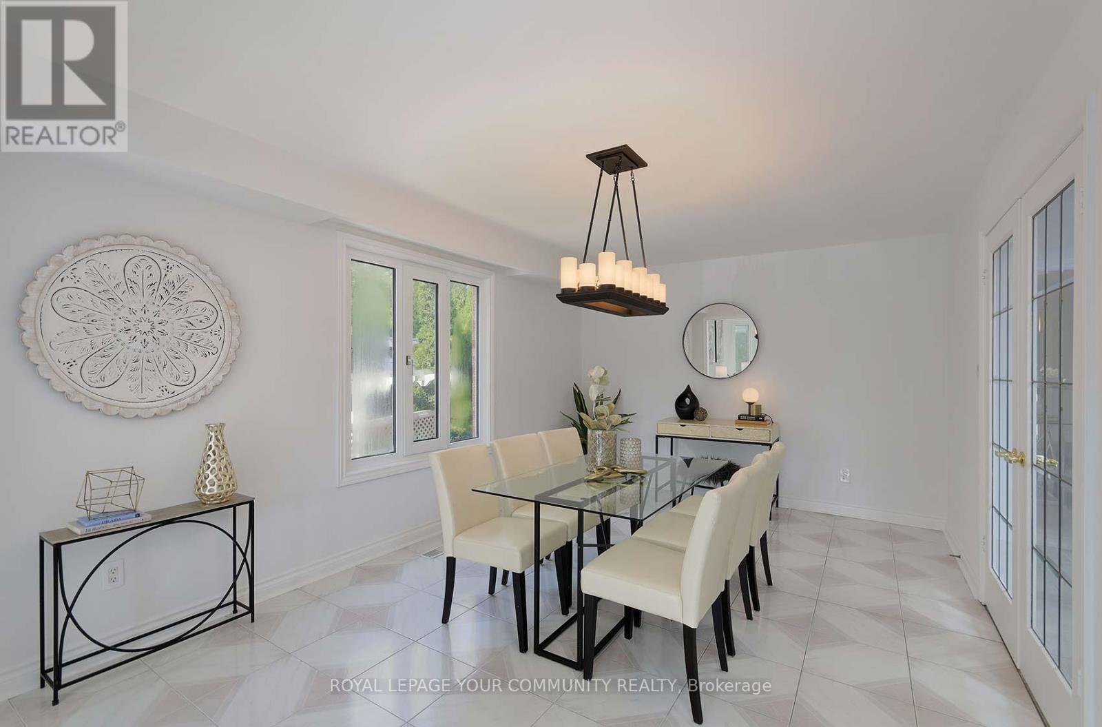 182 Oxford Street, Richmond Hill, Ontario  L4C 4L7 - Photo 14 - N12677538