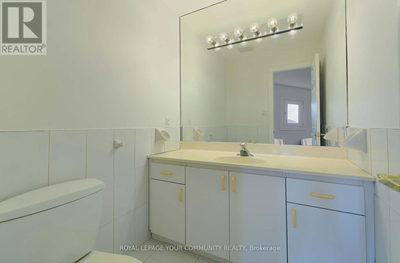 182 Oxford Street, Richmond Hill, Ontario  L4C 4L7 - Photo 28 - N12677538