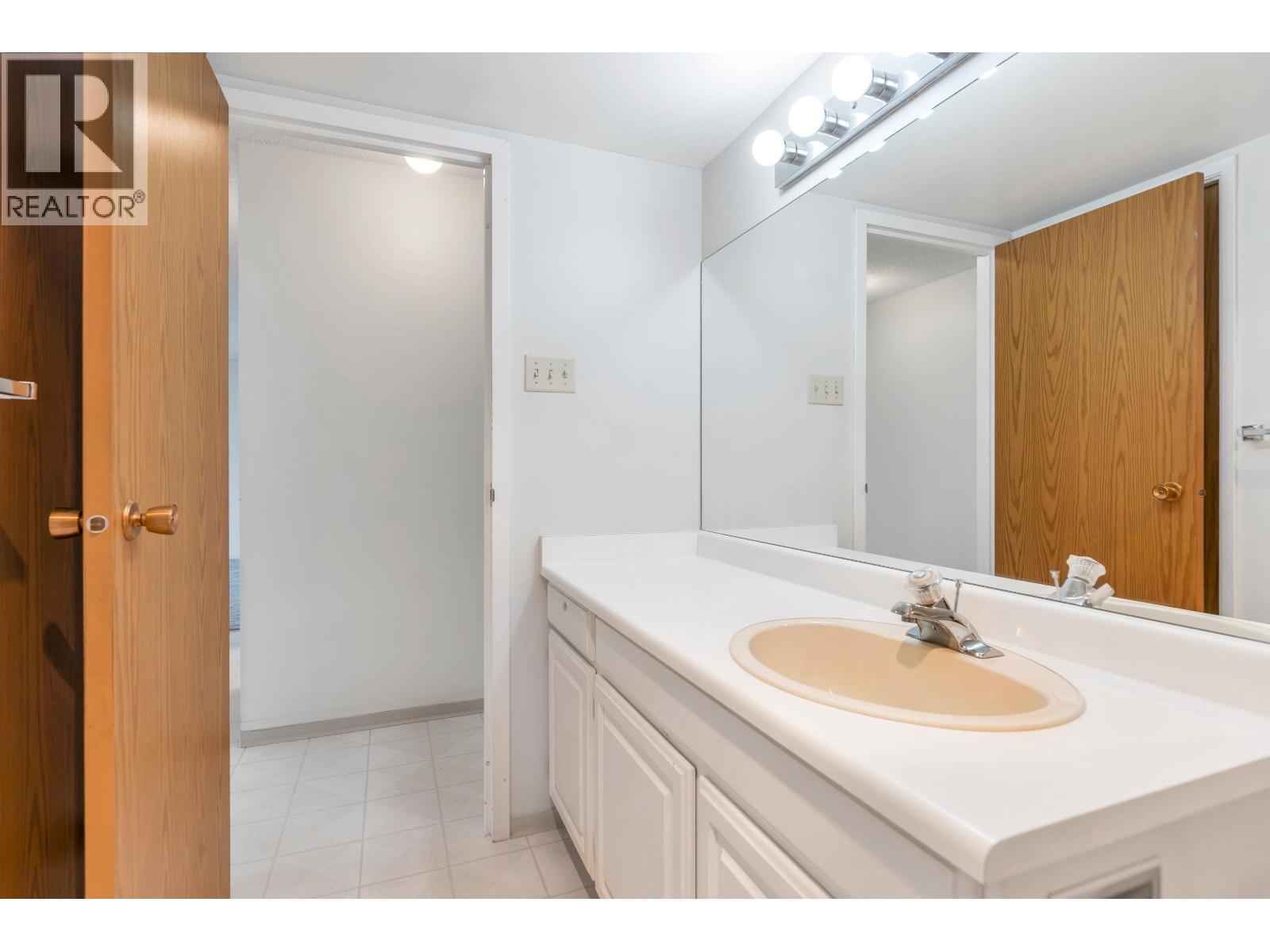 805 550 Eighth Street, New Westminster, British Columbia  V3M 3R9 - Photo 32 - R3075198