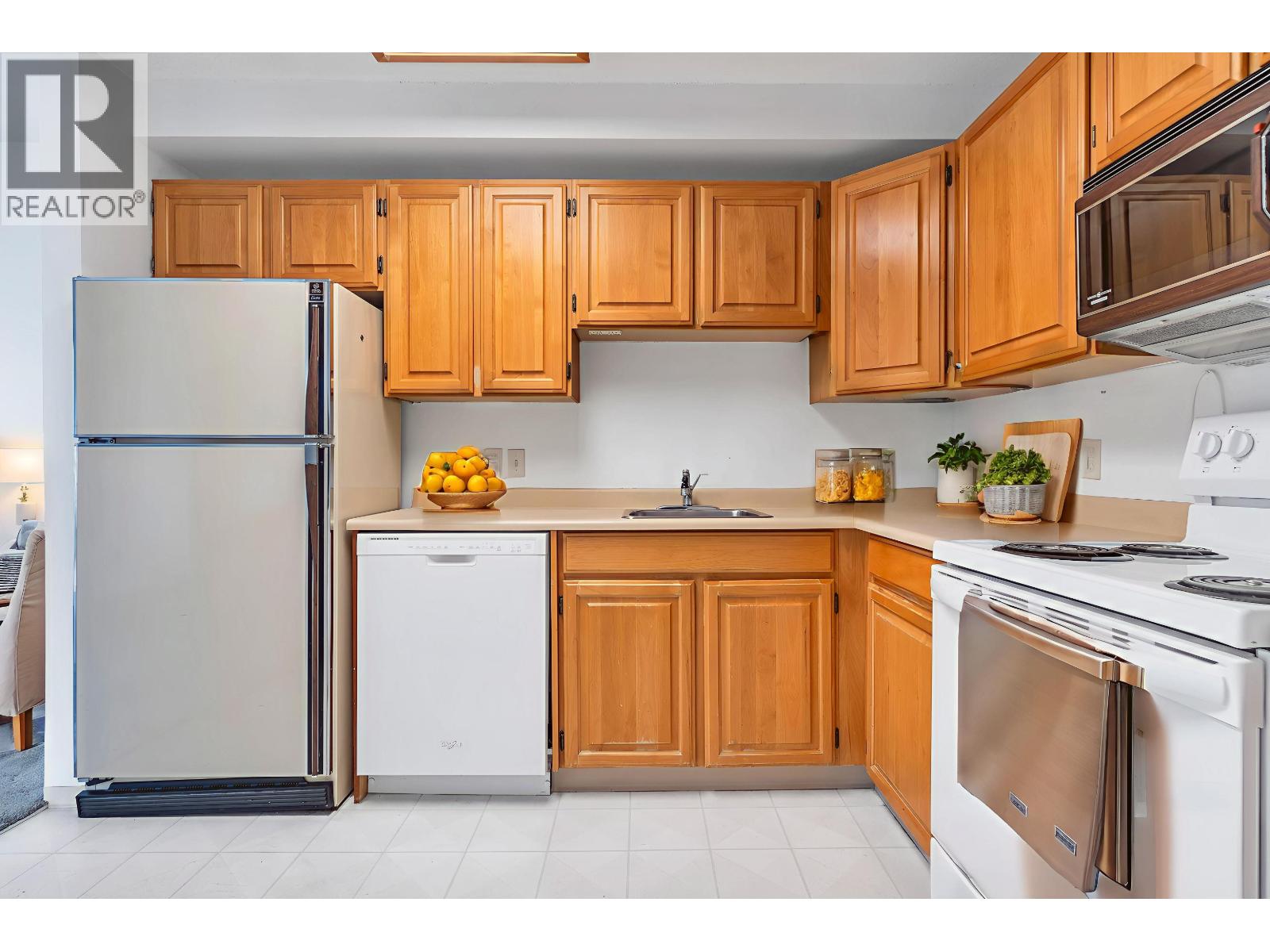 805 550 Eighth Street, New Westminster, British Columbia  V3M 3R9 - Photo 17 - R3075198