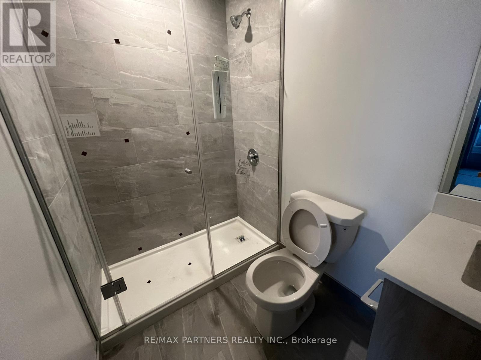 1704 - 395 Square One Drive, Mississauga, Ontario  L5B 0P6 - Photo 5 - W12677448